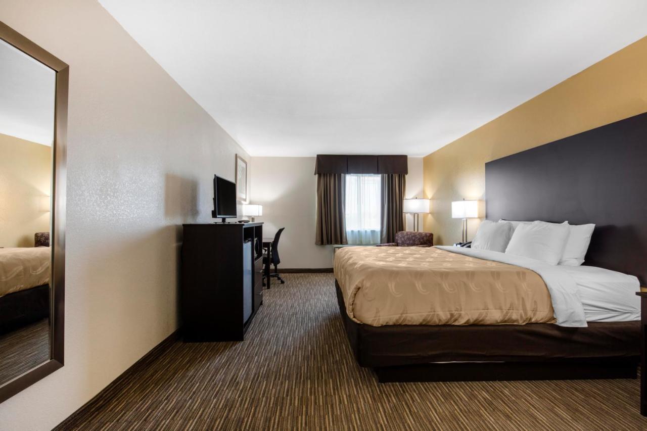 Quality Inn & Suites Metropolis I-24 Bagian luar foto