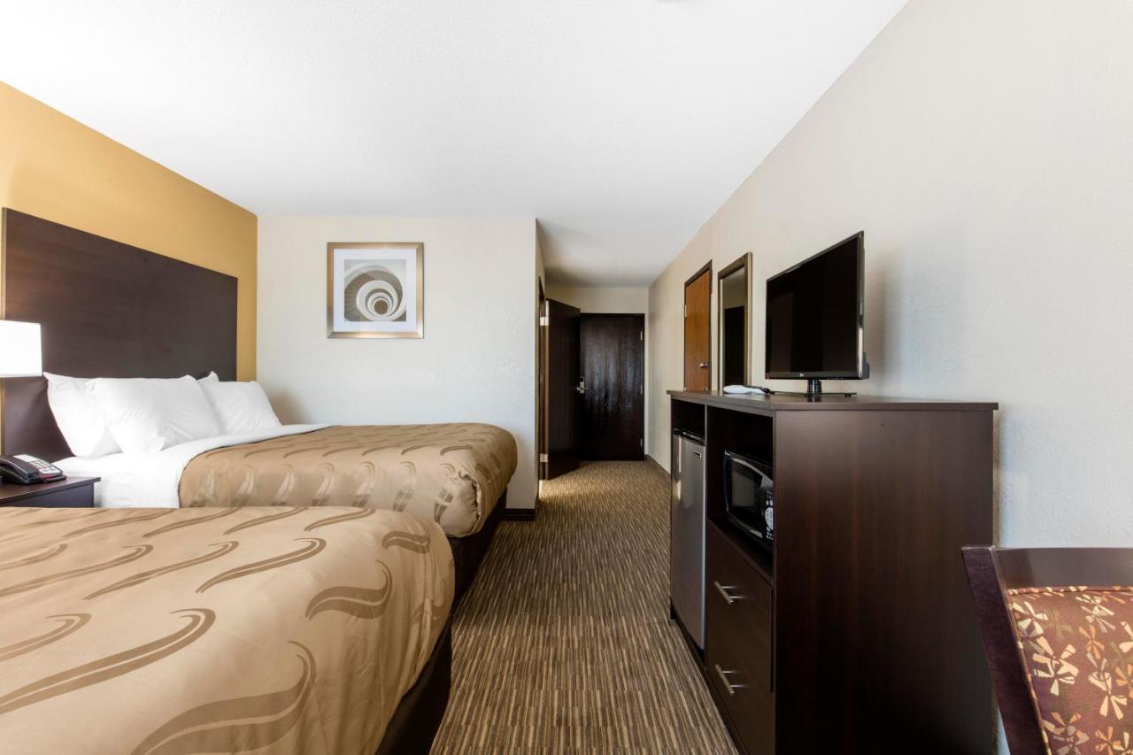 Quality Inn & Suites Metropolis I-24 Bagian luar foto