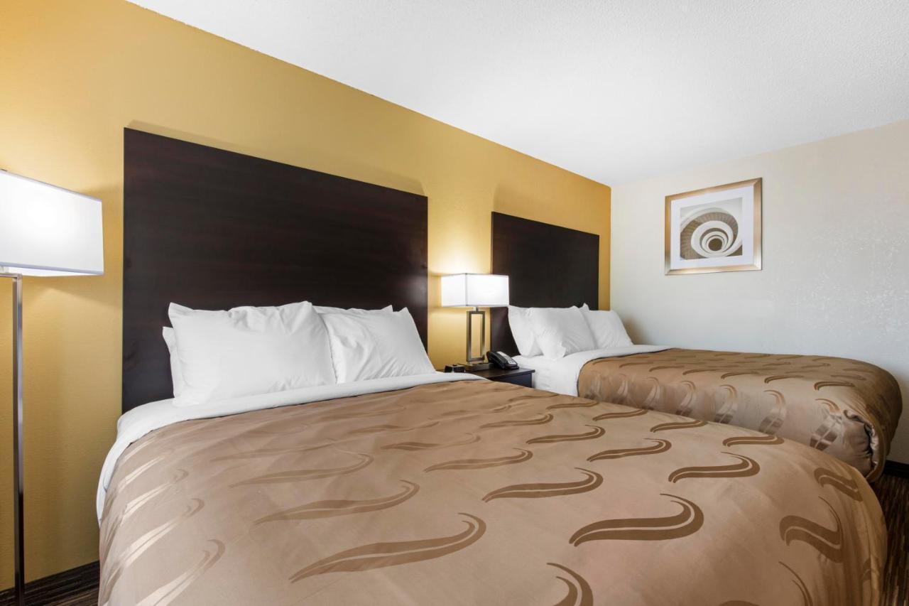 Quality Inn & Suites Metropolis I-24 Bagian luar foto