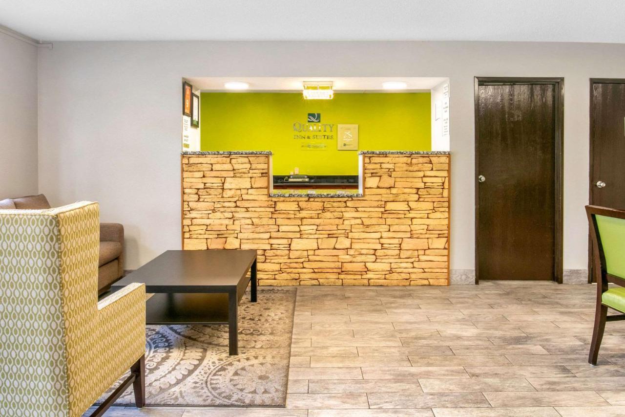 Quality Inn & Suites Metropolis I-24 Bagian luar foto