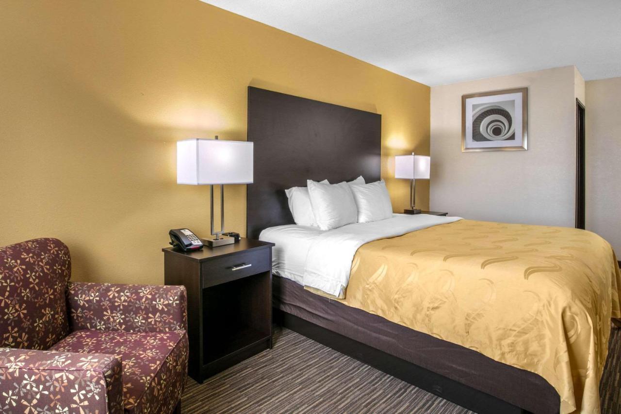Quality Inn & Suites Metropolis I-24 Bagian luar foto