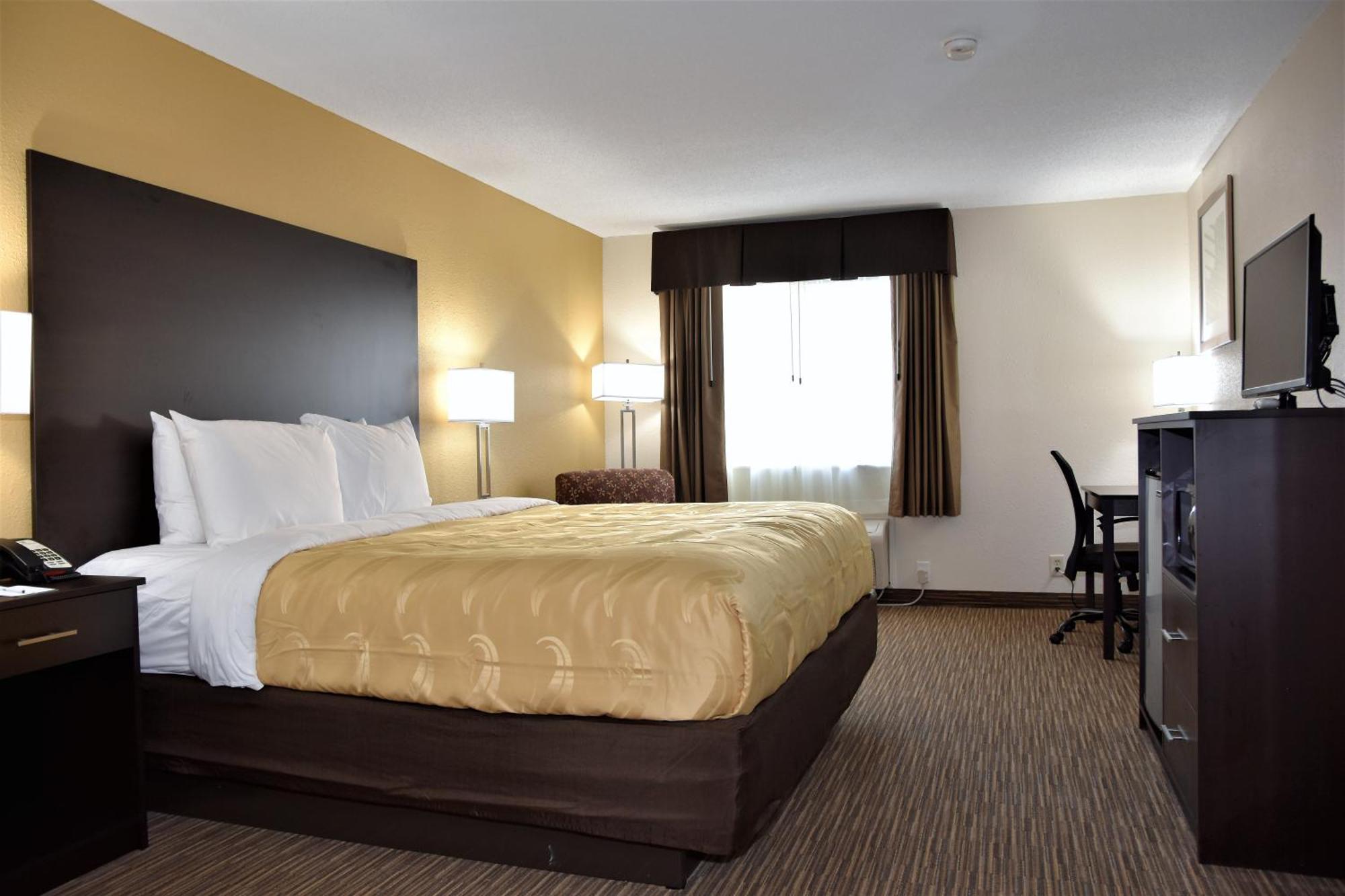Quality Inn & Suites Metropolis I-24 Bagian luar foto